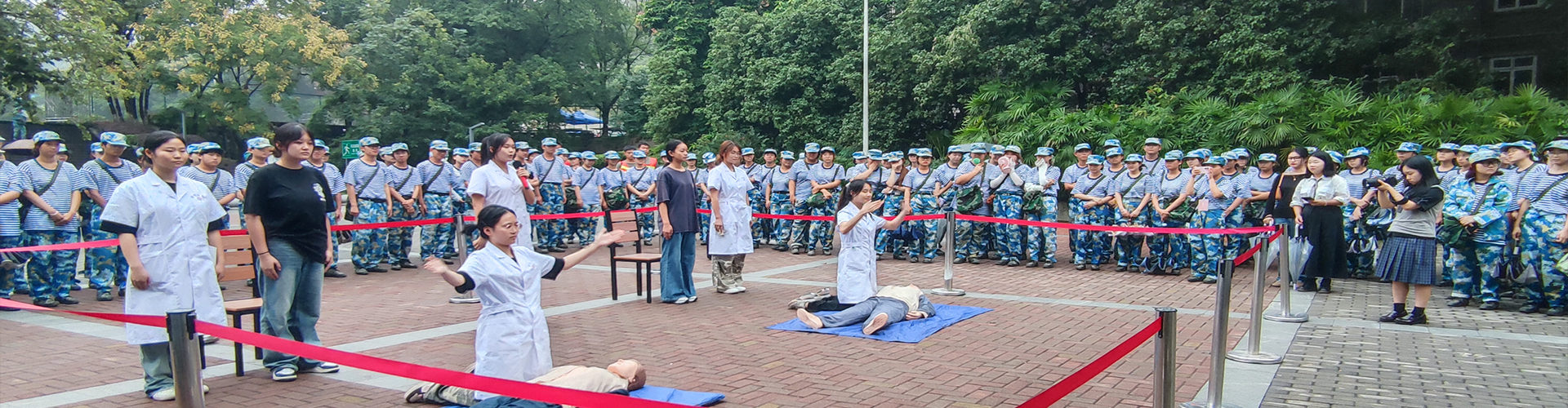 2025年秋季应急疏散演练.jpg